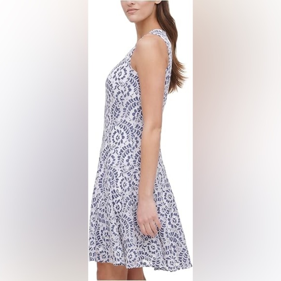 Tommy Hilfiger Women's Sleeveless Fit and Flare Dress scuba crepe bicolor block - Picture 3 of 9